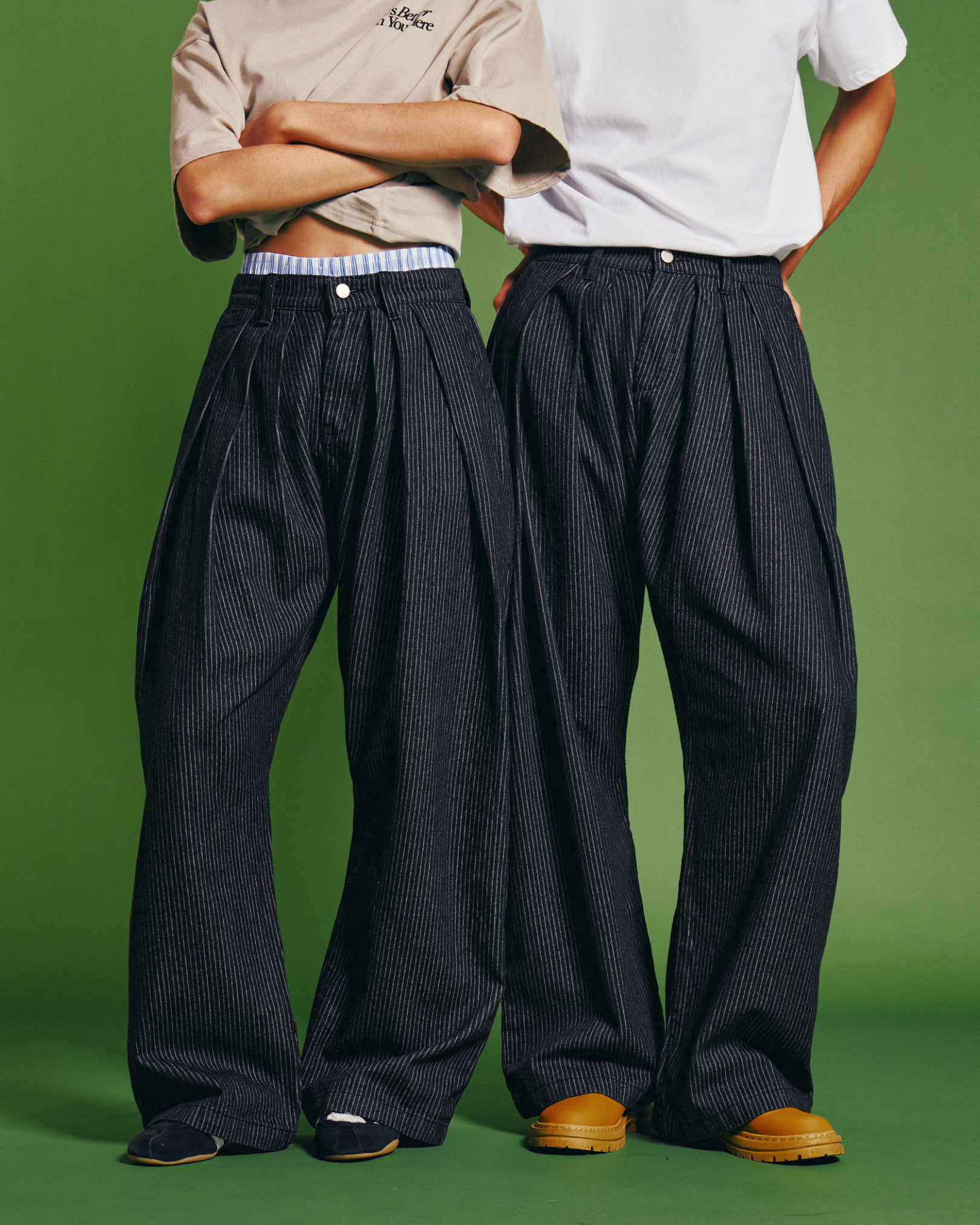 Pinstripe Pleated Baggy Jeans (Black)